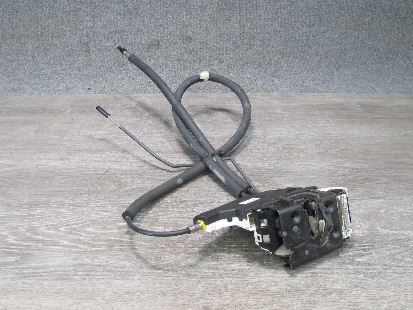 2017-2020 Maserati Levante M161 Front Right Door Lock Latch Actuator 670101181