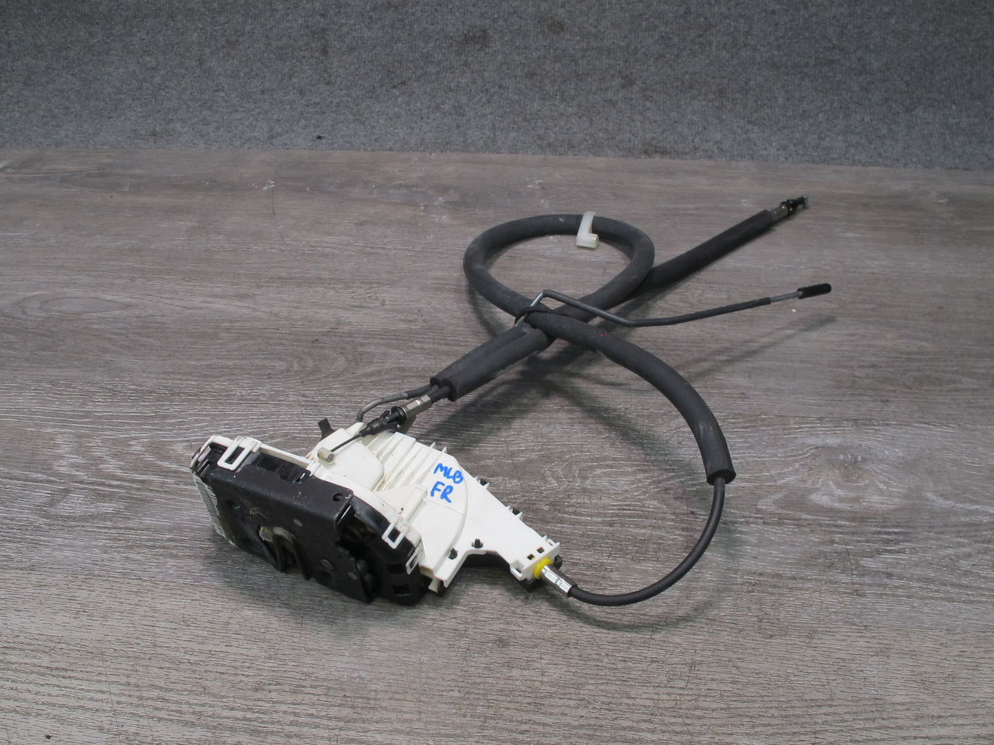 2017-2020 Maserati Levante M161 Front Right Door Lock Latch Actuator 670101181