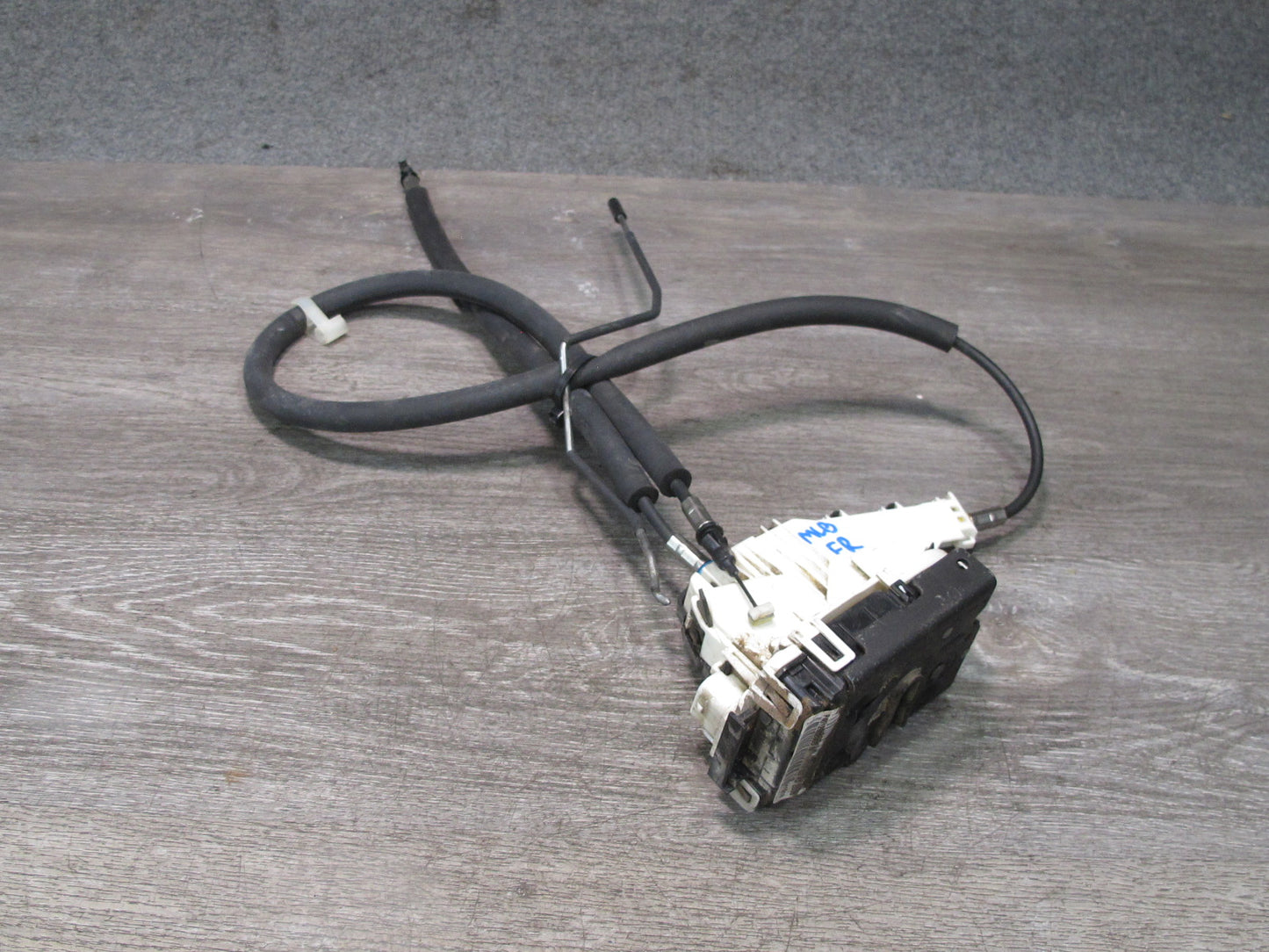2017-2020 Maserati Levante M161 Front Right Door Lock Latch Actuator 670101181