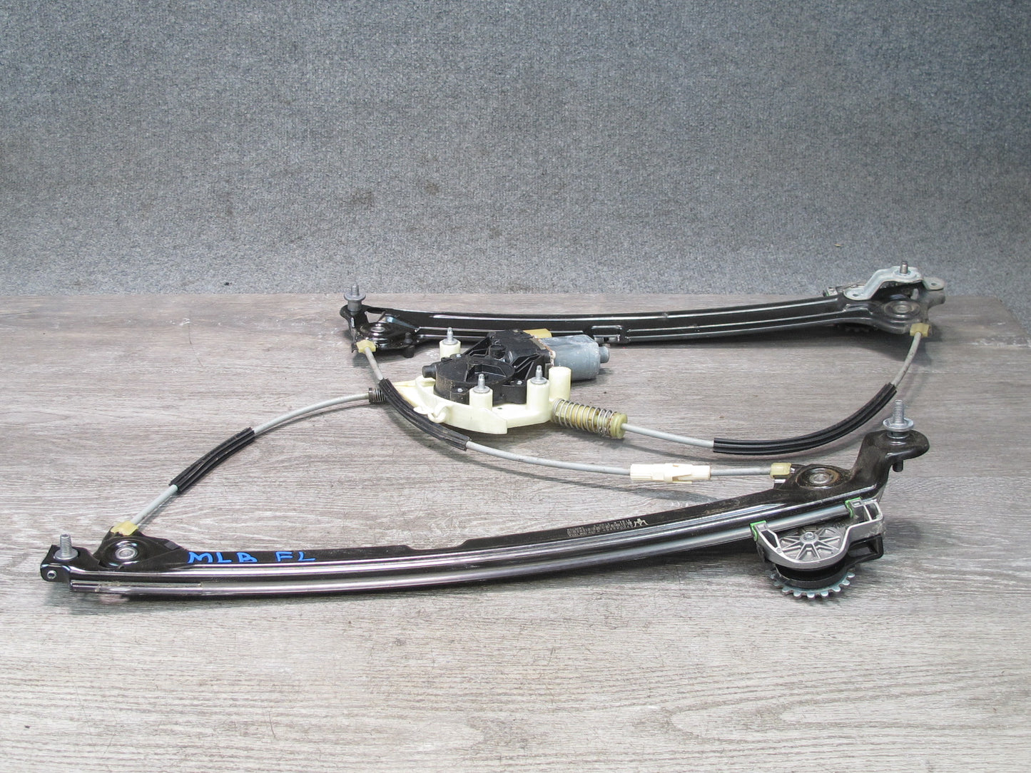 2017-2020 Maserati Levante M161 Front Left Side Door Window Regulator W/ Motor