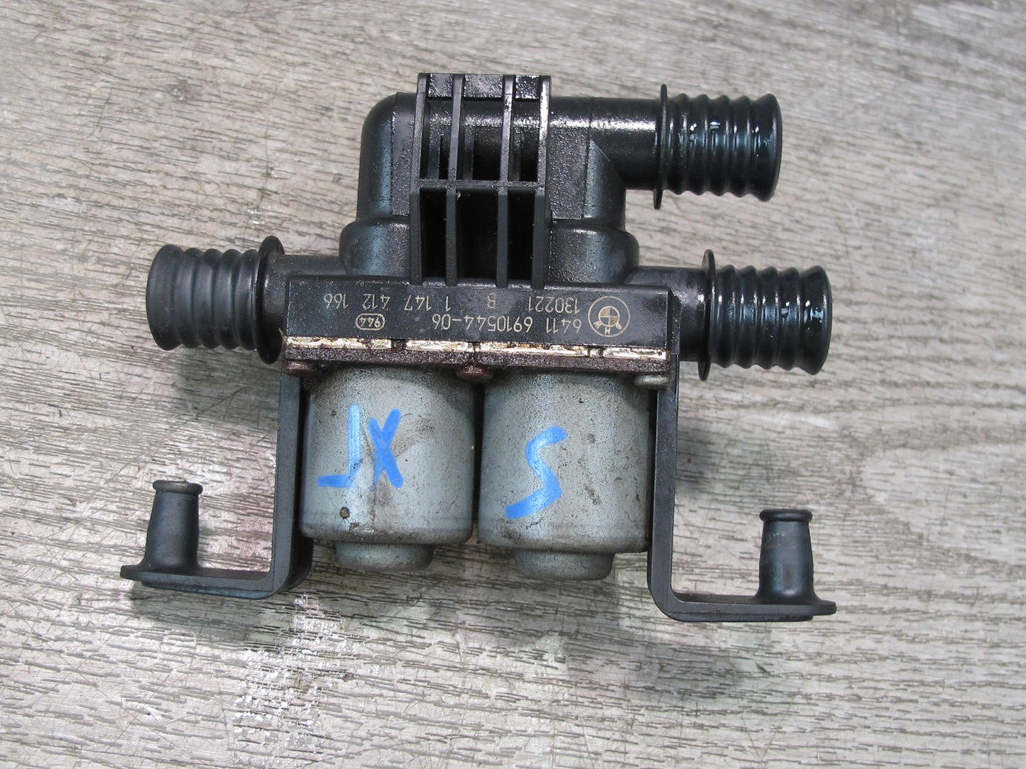 2007-2014 BMW E70 E71 E72 X6 X6M Heater Control Water Valve Pump 6910544