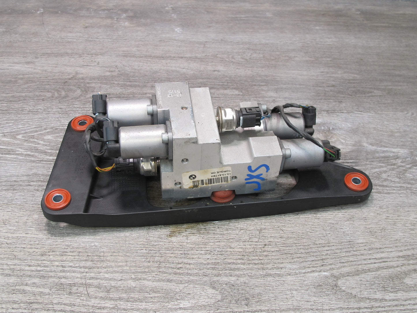 2008-2014 BMW E71 E72 X6 X6M Dynamic Drive Suspension Valve Block 6794578