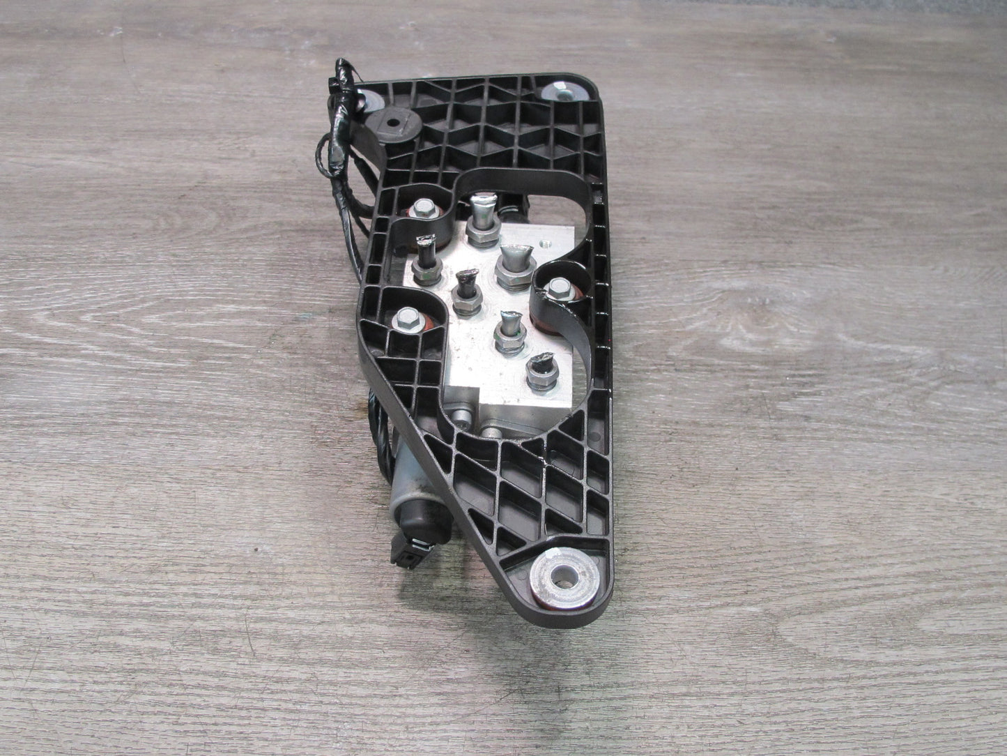 2008-2014 BMW E71 E72 X6 X6M Dynamic Drive Suspension Valve Block 6794578