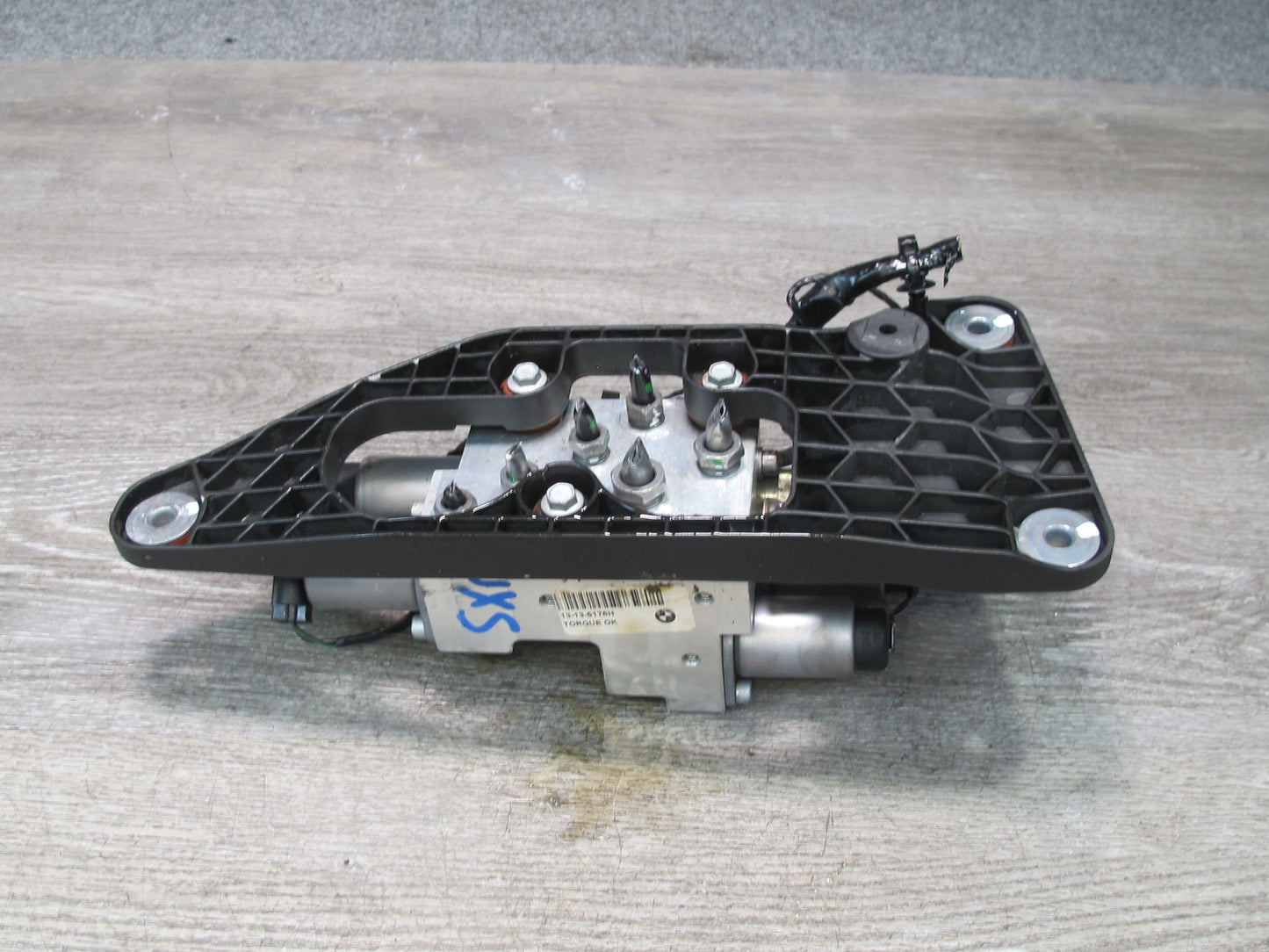 2008-2014 BMW E71 E72 X6 X6M Dynamic Drive Suspension Valve Block 6794578