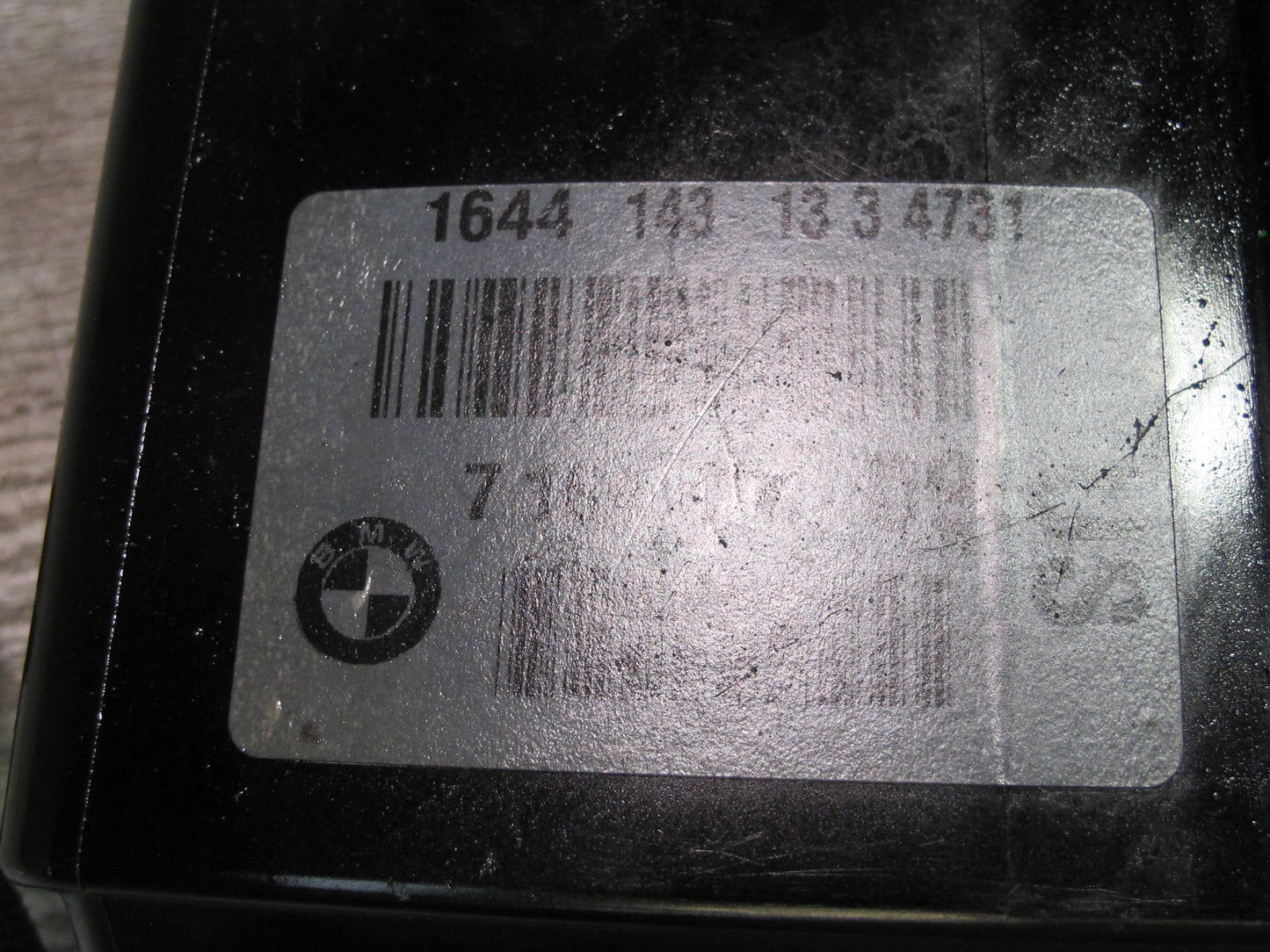 2008-2014 BMW E71 X6 Fuel Evap Vapor Charcoal Canister 7164407