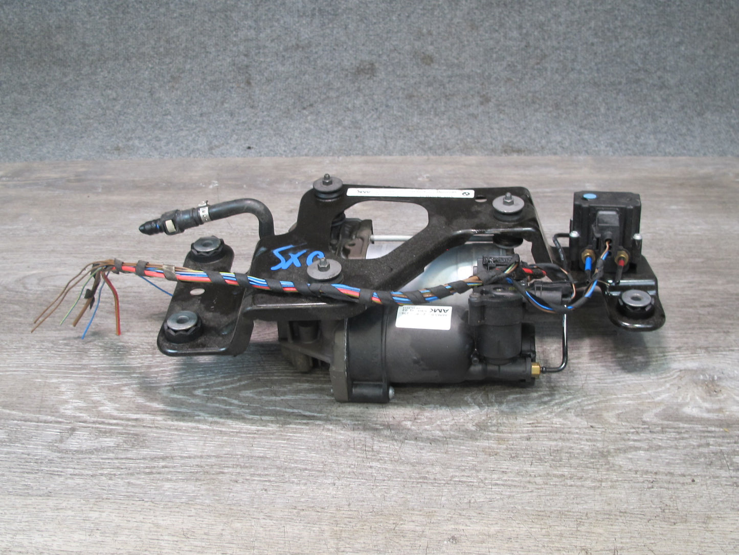2008-2014 BMW E71 E72 X6 X6M Air Suspension Compressor Pump Motor 6859714