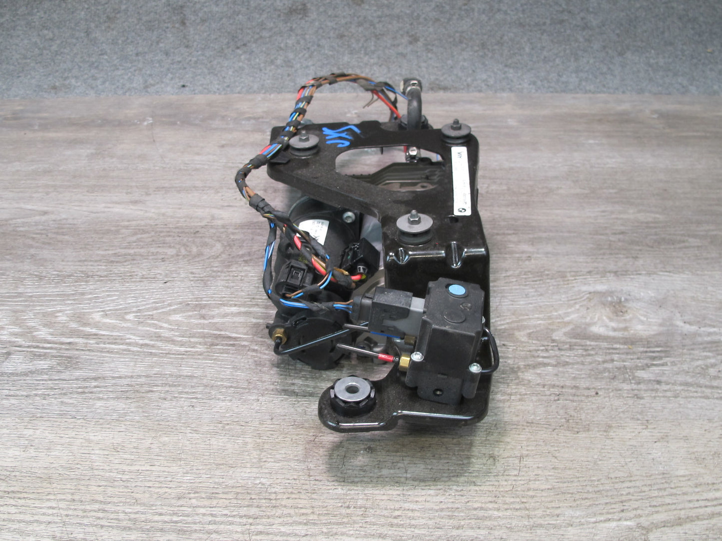 2008-2014 BMW E71 E72 X6 X6M Air Suspension Compressor Pump Motor 6859714