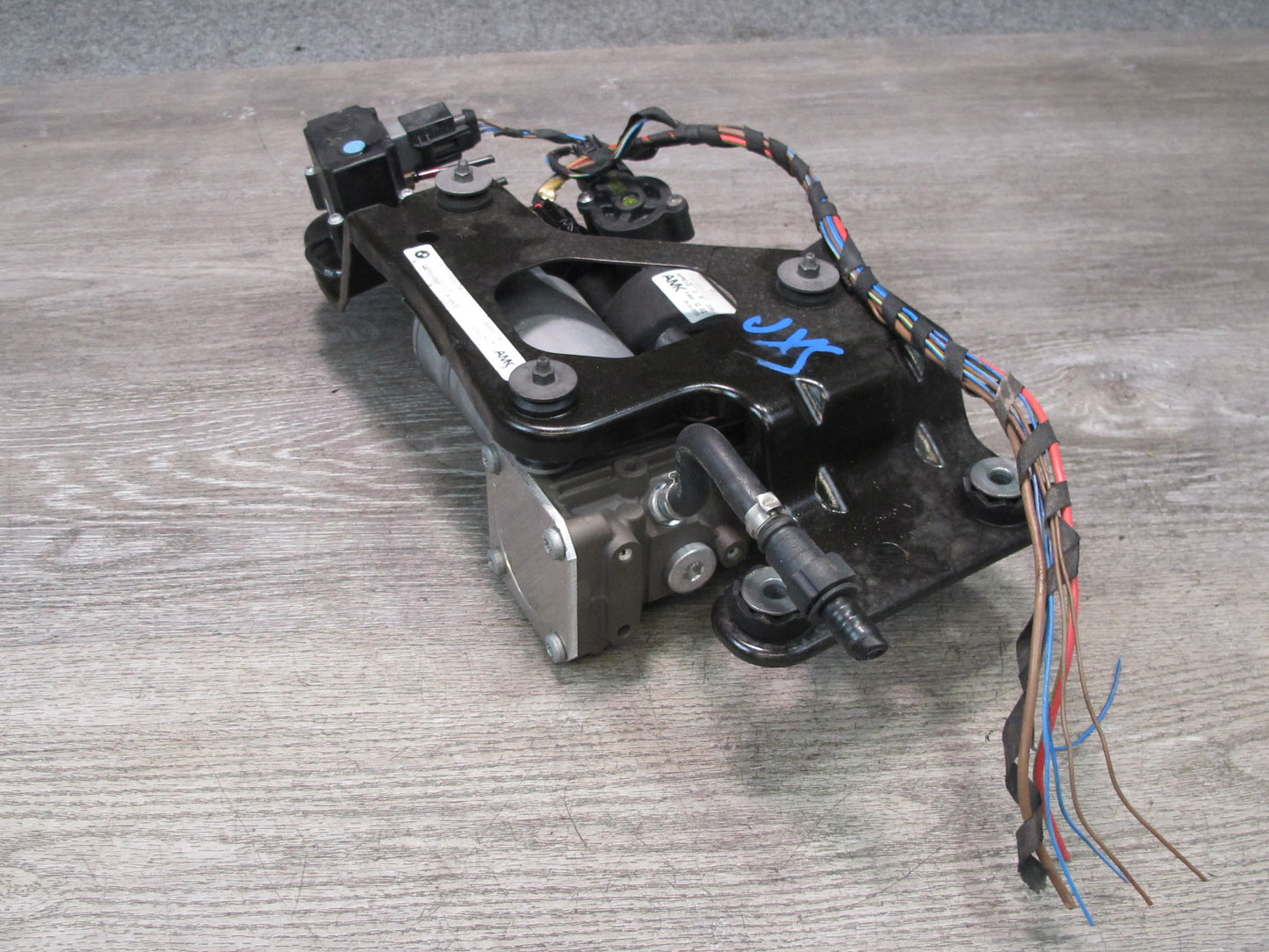 2008-2014 BMW E71 E72 X6 X6M Air Suspension Compressor Pump Motor 6859714