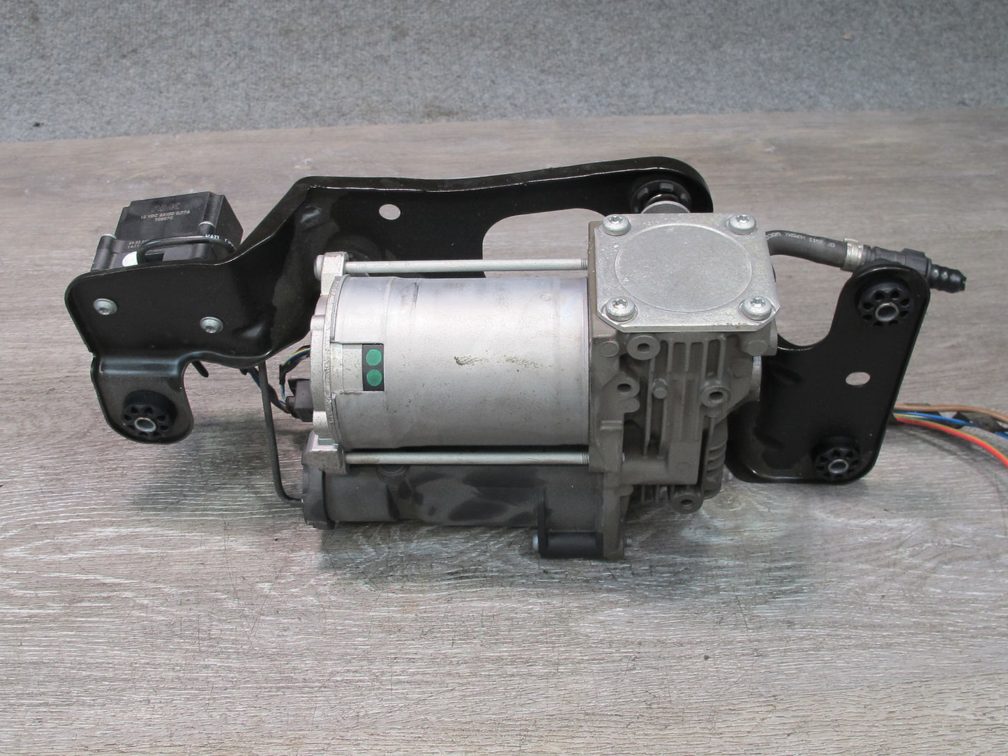 2008-2014 BMW E71 E72 X6 X6M Air Suspension Compressor Pump Motor 6859714