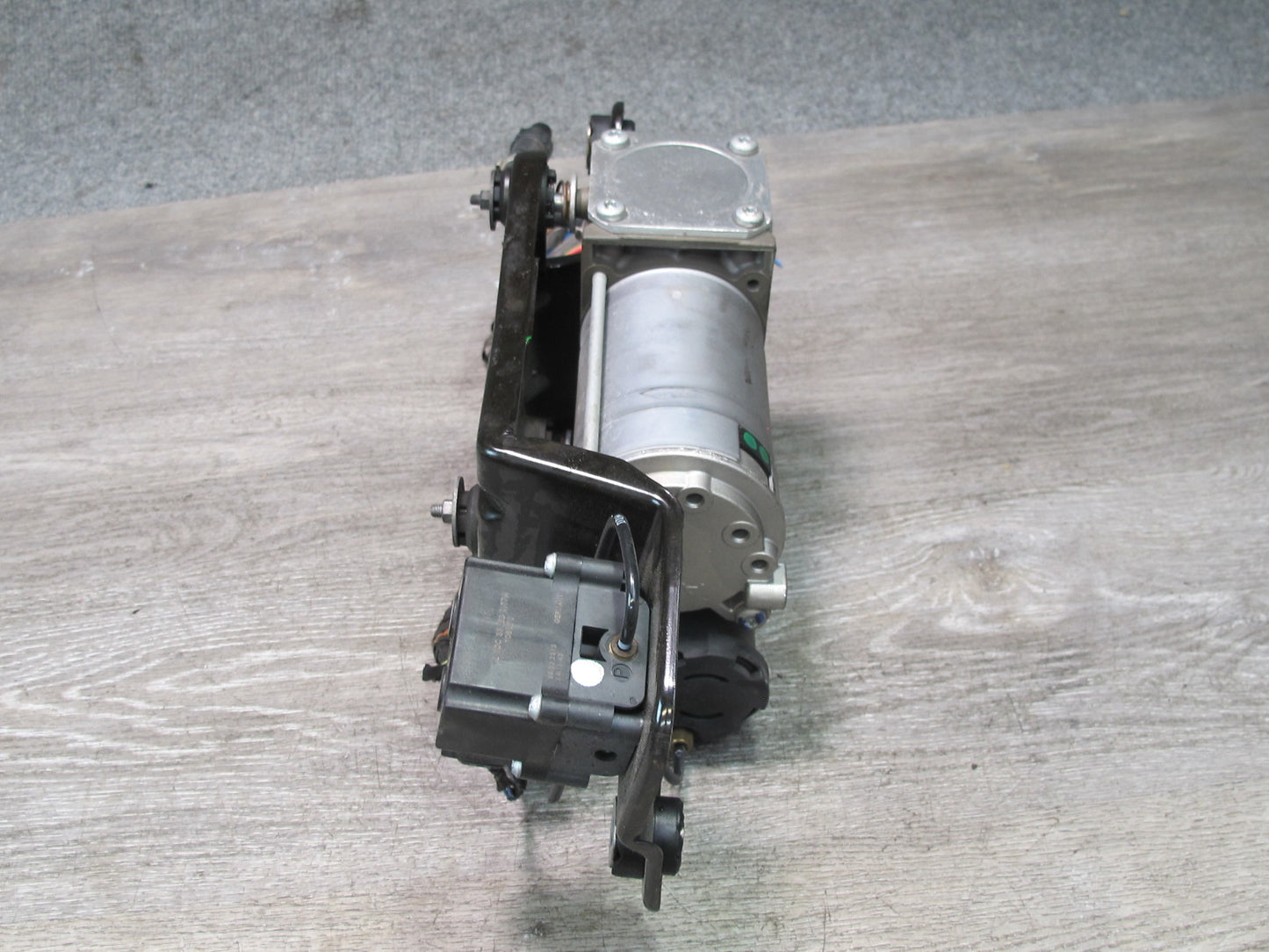 2008-2014 BMW E71 E72 X6 X6M Air Suspension Compressor Pump Motor 6859714