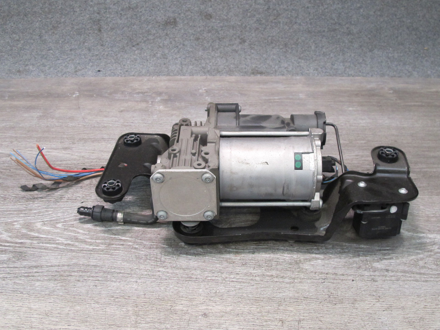 2008-2014 BMW E71 E72 X6 X6M Air Suspension Compressor Pump Motor 6859714