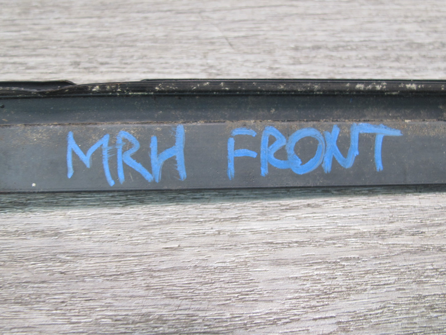 86-91 Mazda RX7 FC3S Set of 2 Front Left & Right Exterior Windshield Molding OEM