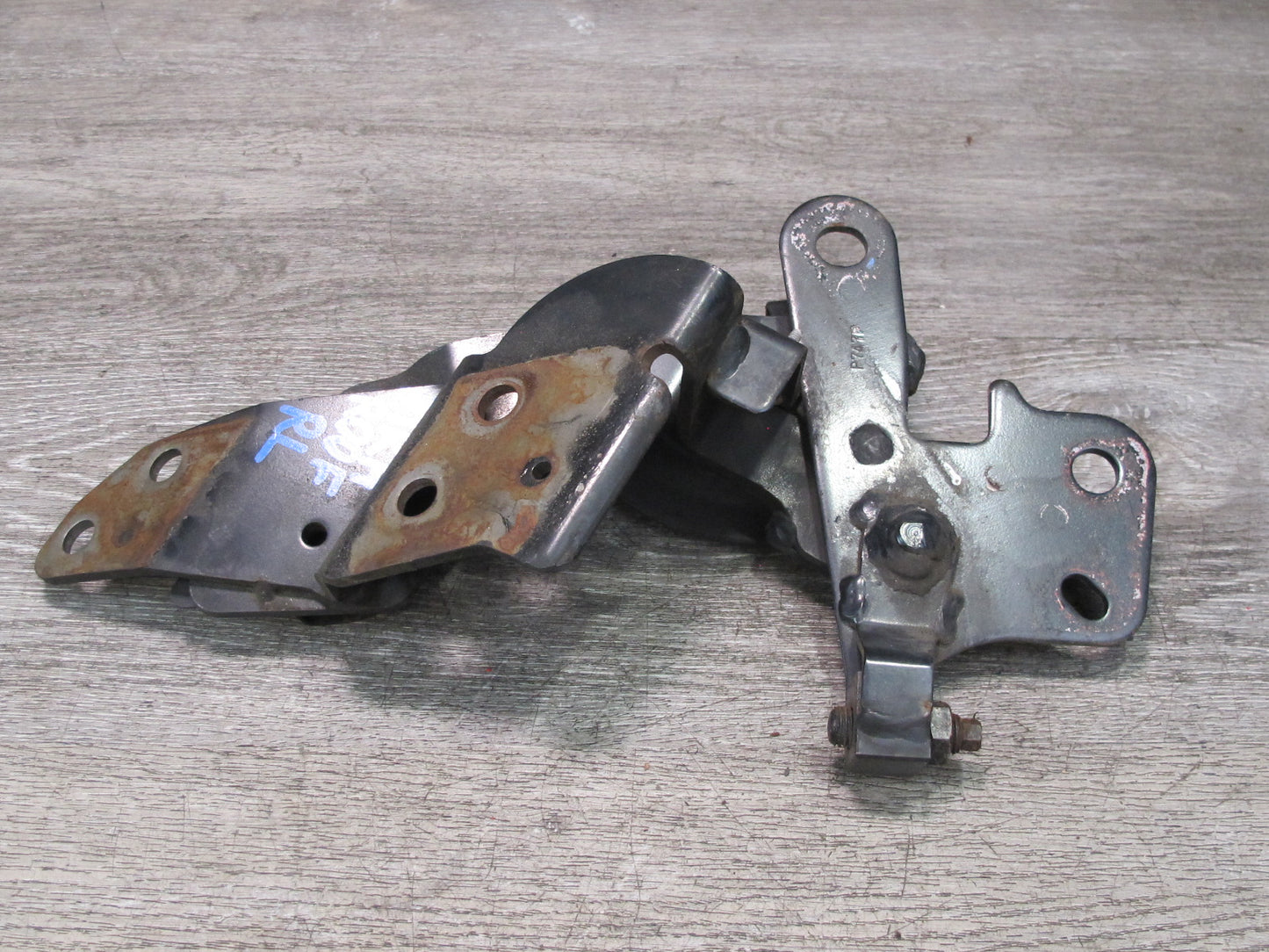 88-91 Mazda RX7 Convertible Set of 2 Left & Right Soft TOP Roof Hinge OEM