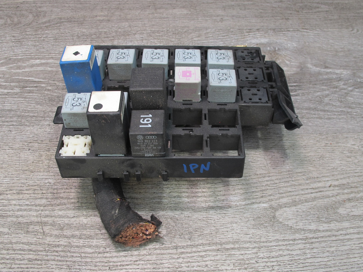 2000-2004 Porsche 911 996 Boxster Junction Fuse Relay Box Module Unit