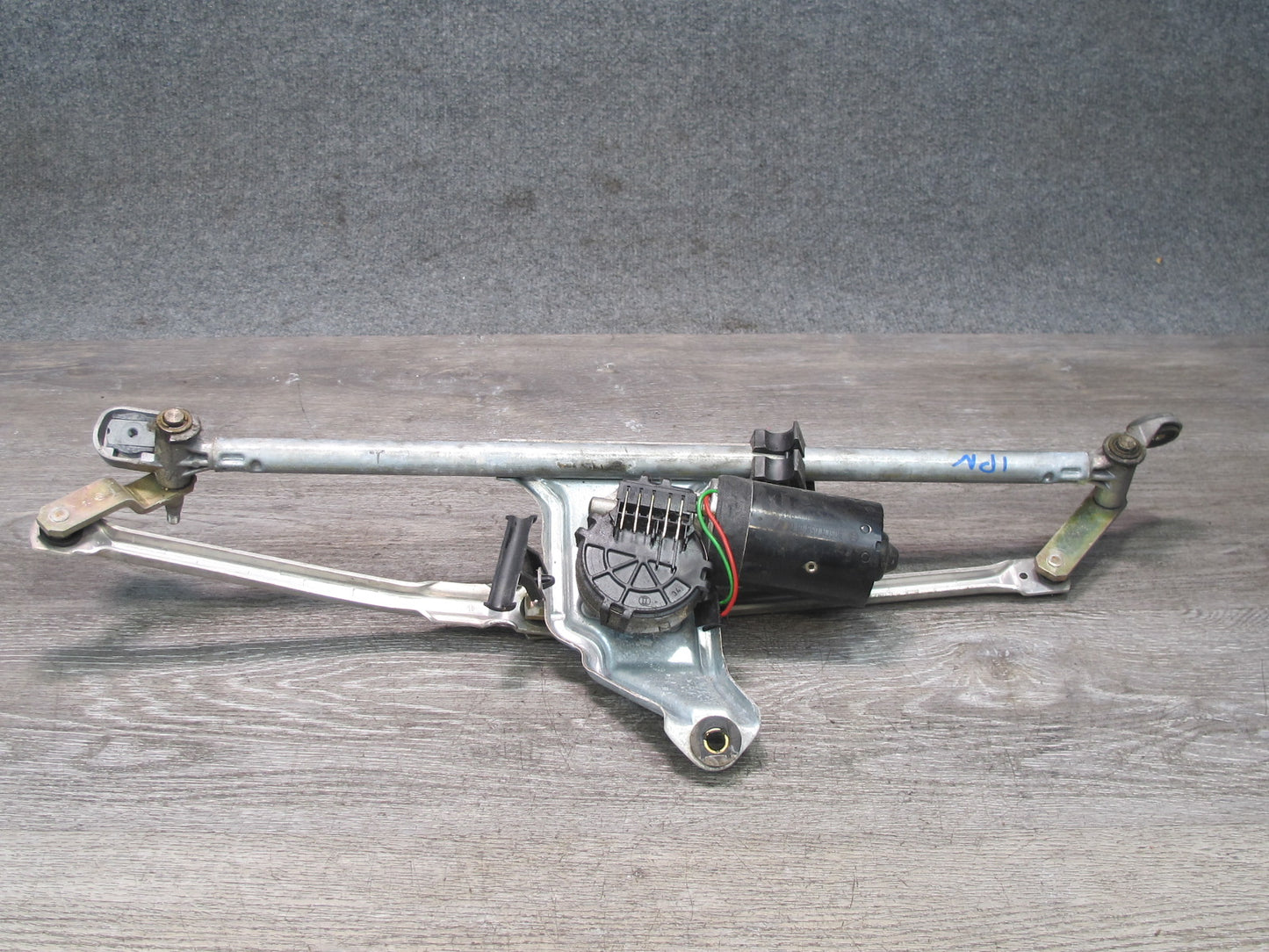 1997-2004 Porsche 911 996 Boxster Windshield Wiper Transmission Linkage w Motor