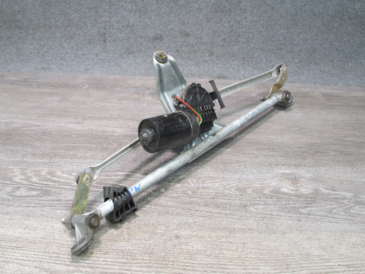 1997-2004 Porsche 911 996 Boxster Windshield Wiper Transmission Linkage w Motor