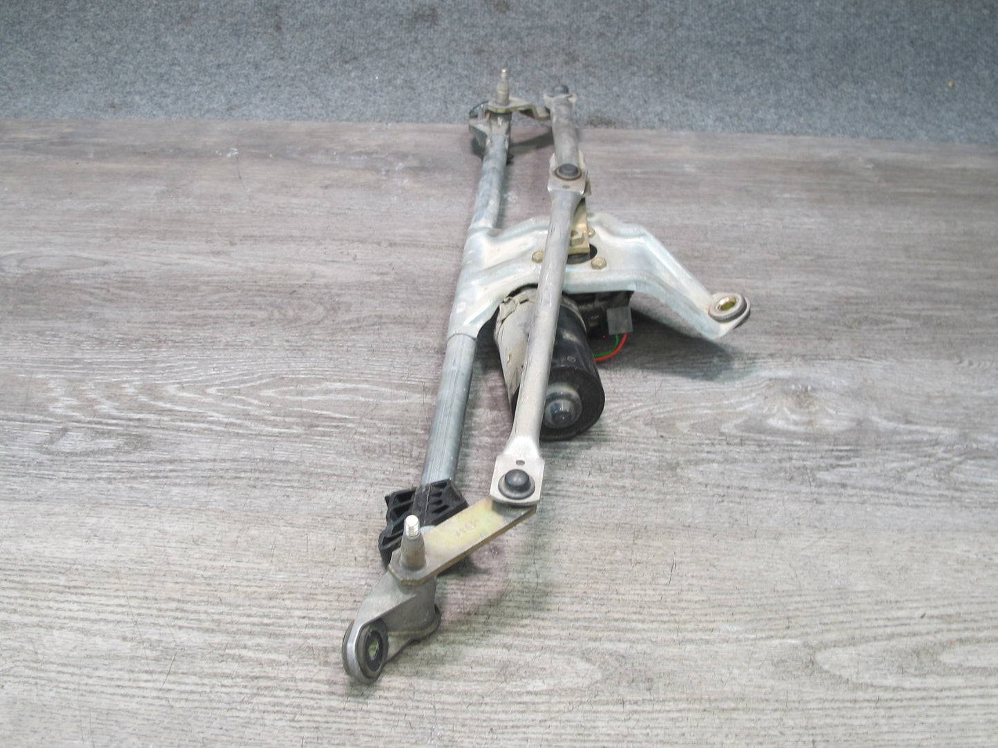 1997-2004 Porsche 911 996 Boxster Windshield Wiper Transmission Linkage w Motor