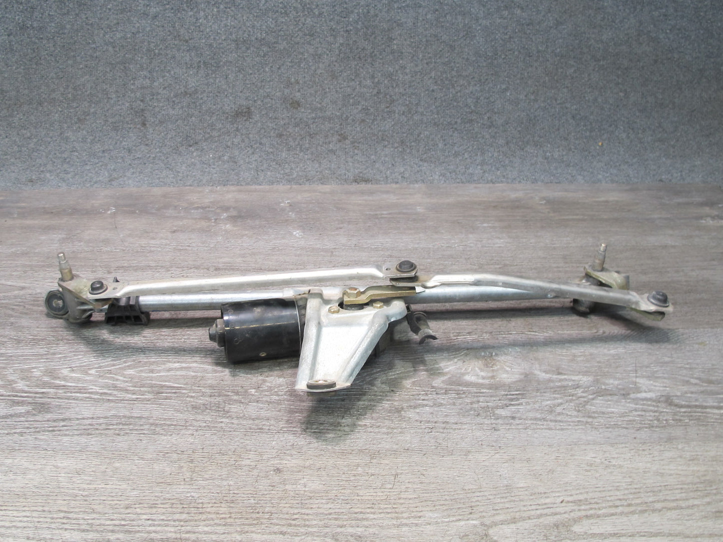 1997-2004 Porsche 911 996 Boxster Windshield Wiper Transmission Linkage w Motor