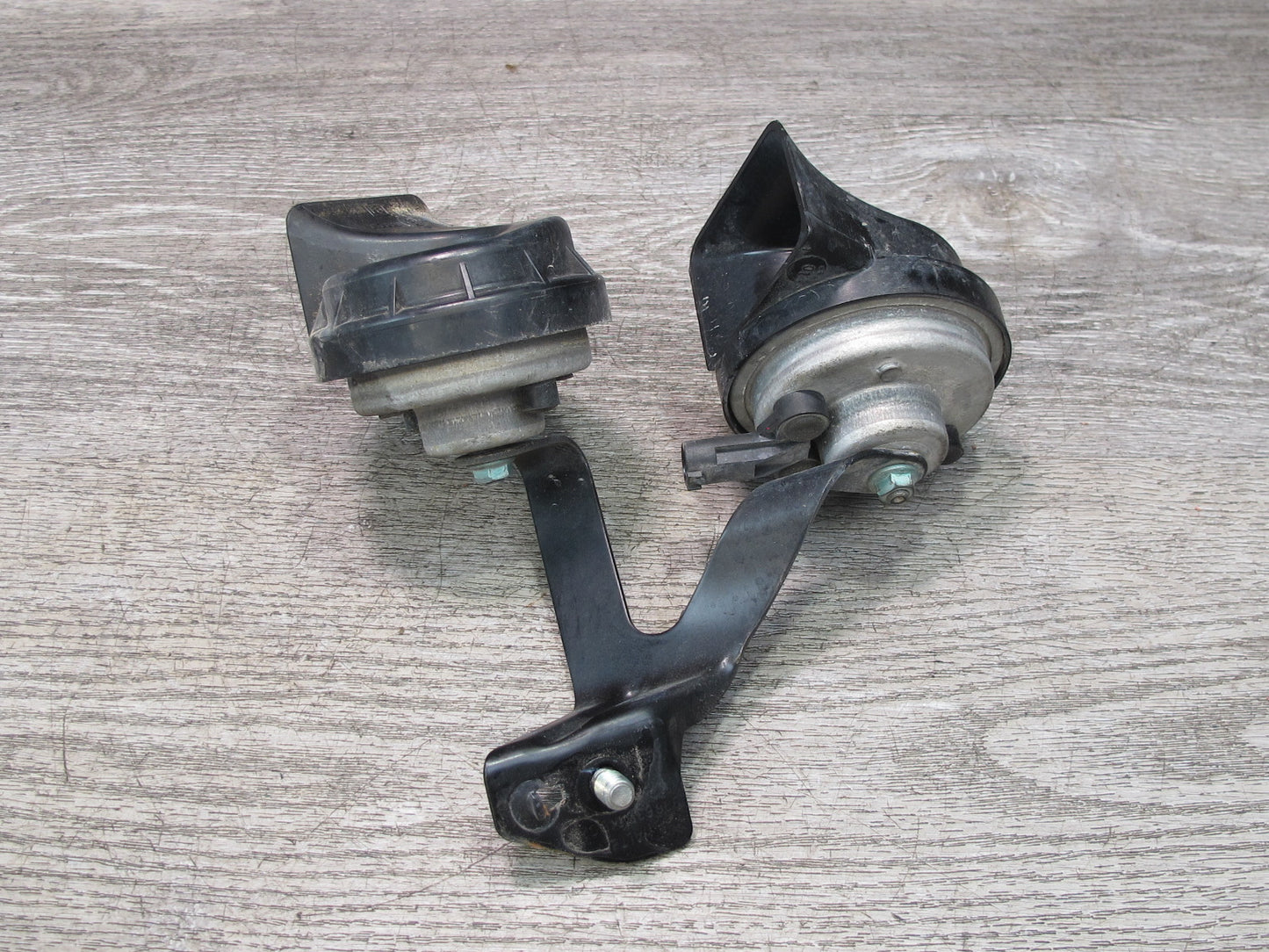 1999-2005 Porsche 911 996 High & Low Tone Note Pitch Horn Signal Bracket Set