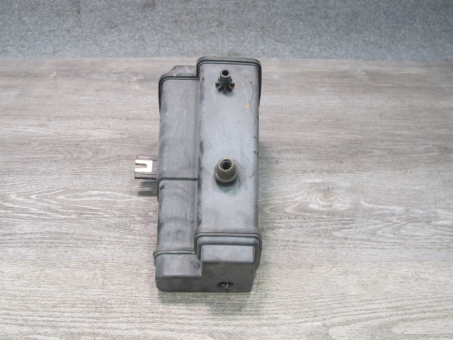 1999-2005 Porsche 911 Carrera 996 Fuel Evap Vapor Charcoal Canister 99620122107