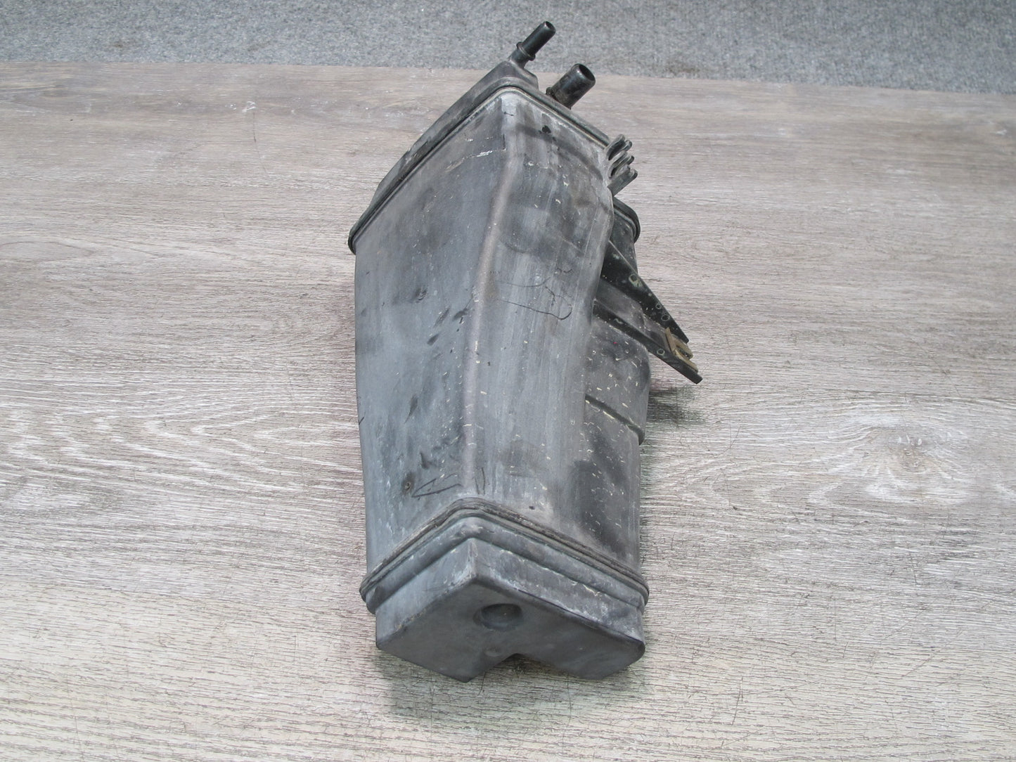 1999-2005 Porsche 911 Carrera 996 Fuel Evap Vapor Charcoal Canister 99620122107
