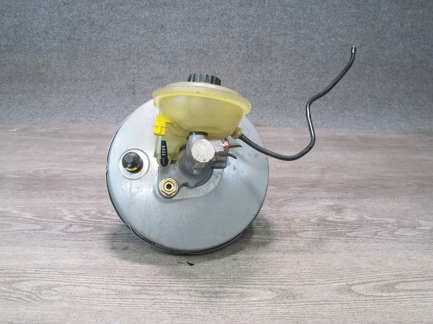 1999-2005 Porsche 911 996 Brake Master Cylinder Booster Fluid Reservoir