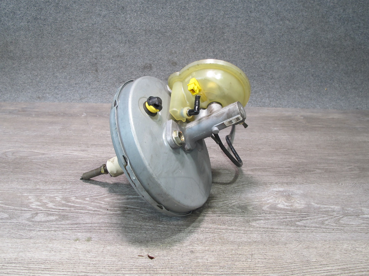 1999-2005 Porsche 911 996 Brake Master Cylinder Booster Fluid Reservoir