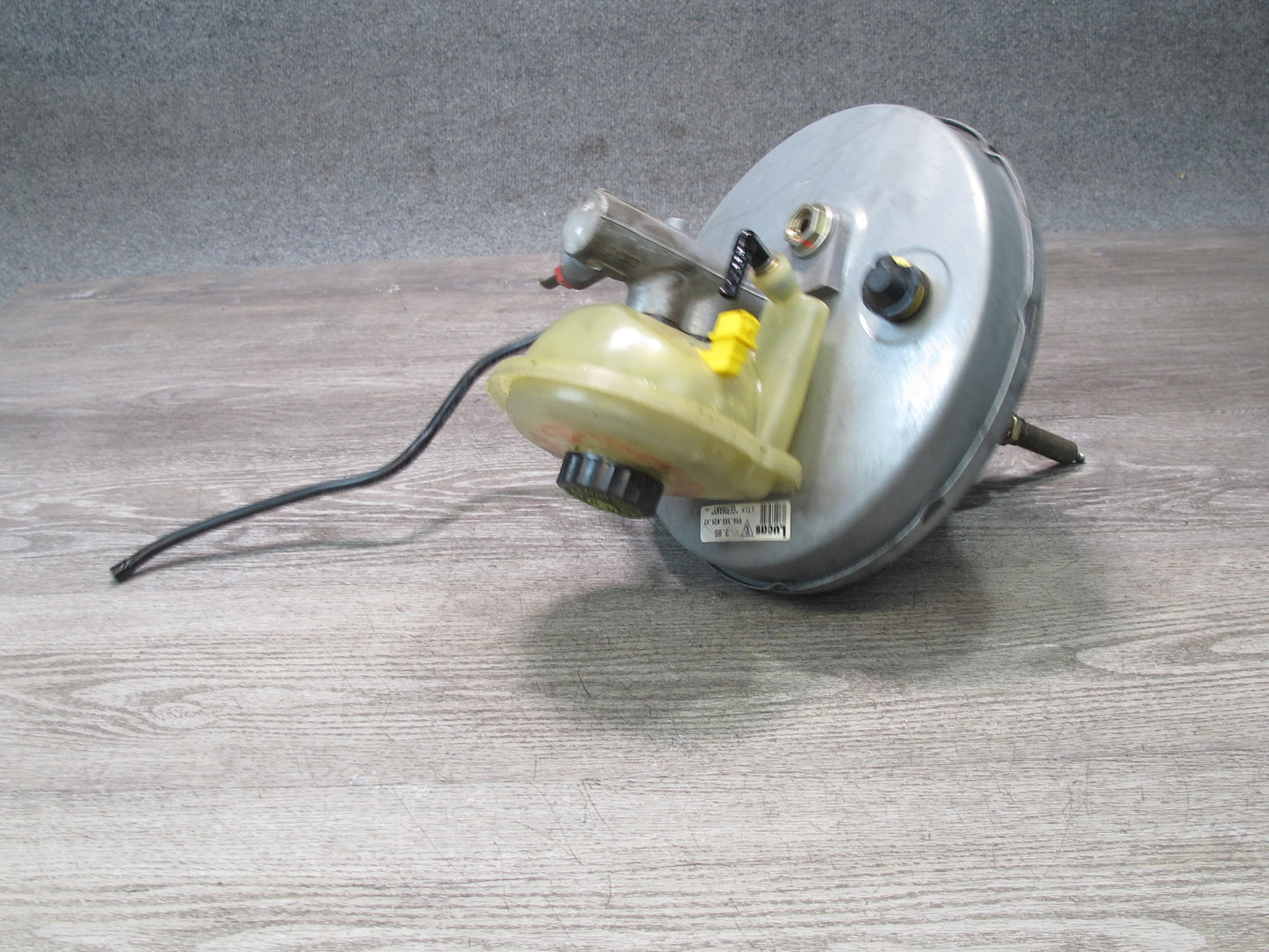 1999-2005 Porsche 911 996 Brake Master Cylinder Booster Fluid Reservoir