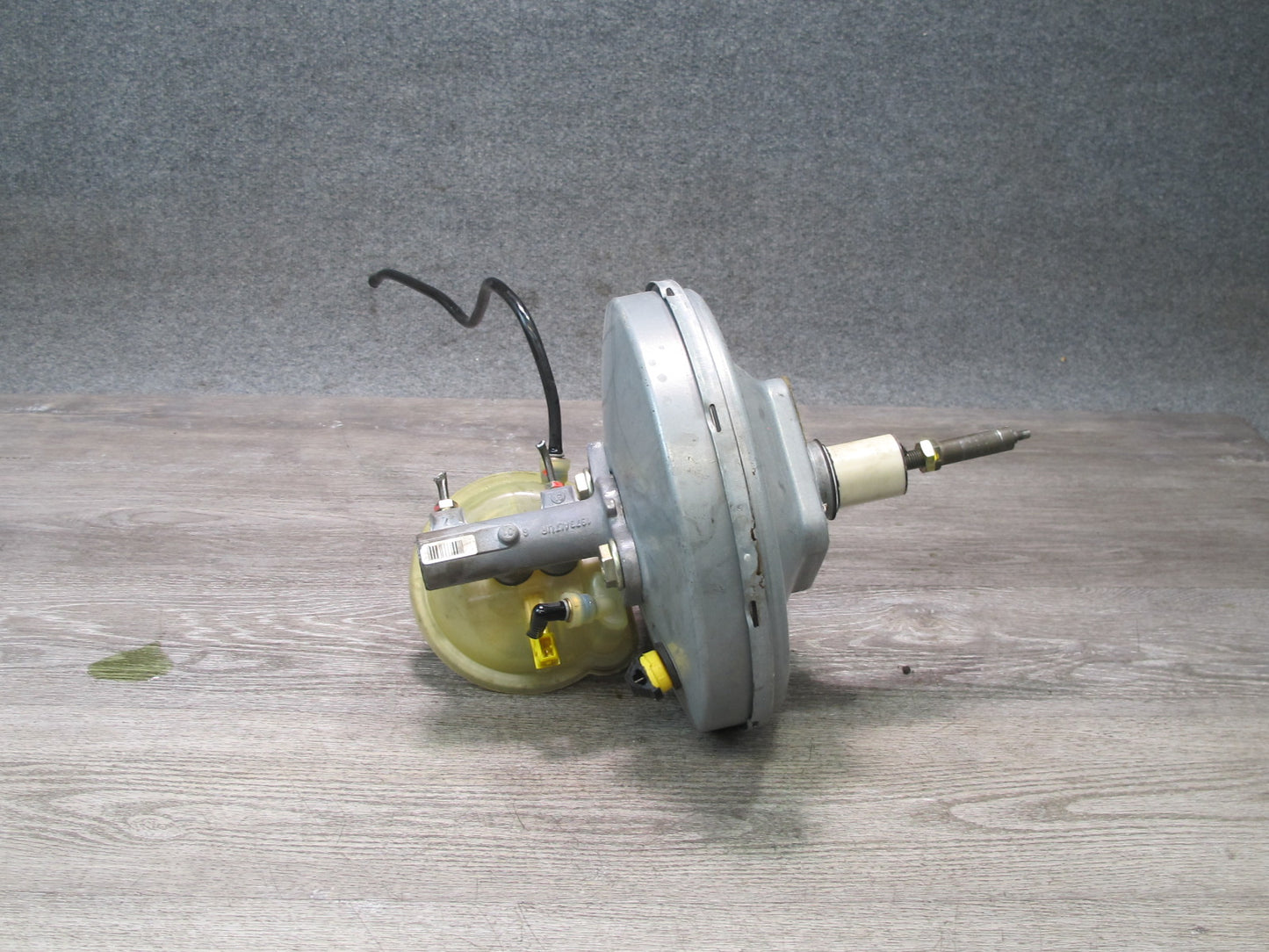 1999-2005 Porsche 911 996 Brake Master Cylinder Booster Fluid Reservoir