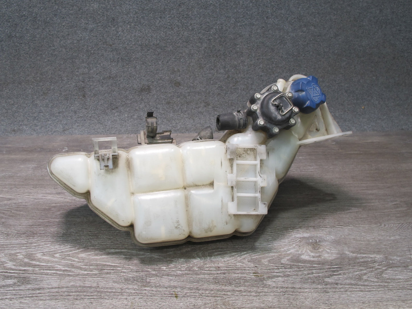 1999-2005 Porsche 911 996 Engine Coolant Expansion Overflow Reservoir Tank