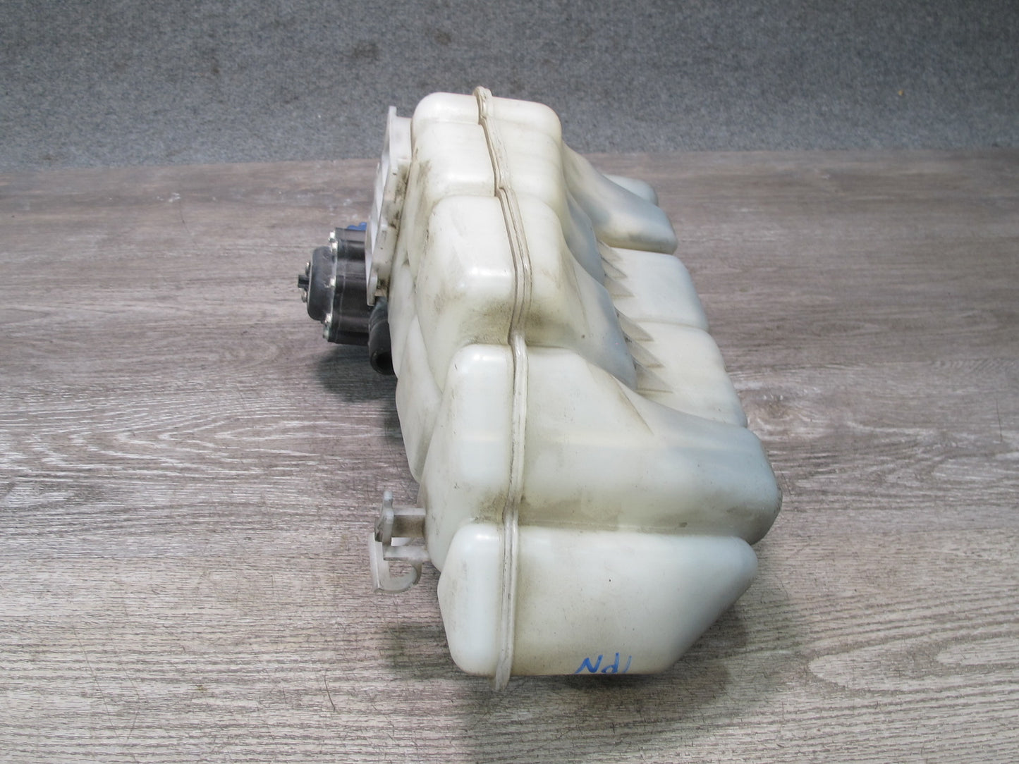 1999-2005 Porsche 911 996 Engine Coolant Expansion Overflow Reservoir Tank
