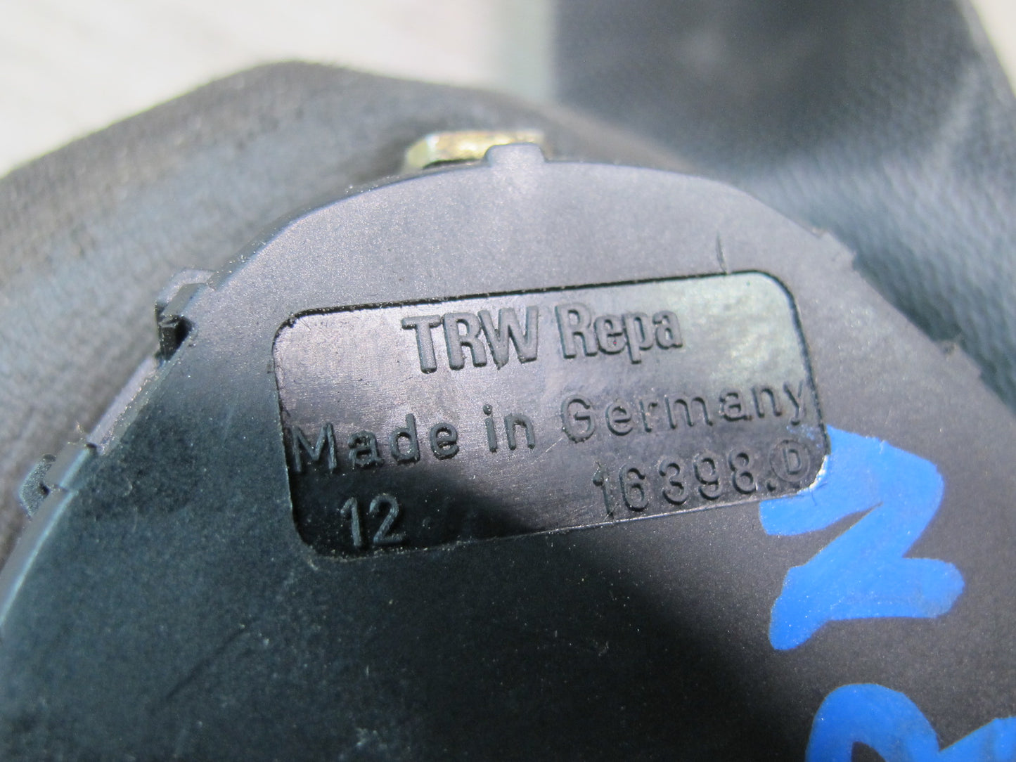 02-05 PORSCHE 911 CARRERA 996 CONVERTIBLE REAR RIGHT & LEFT SIDE SEATBELT RETRACTOR SET OEM