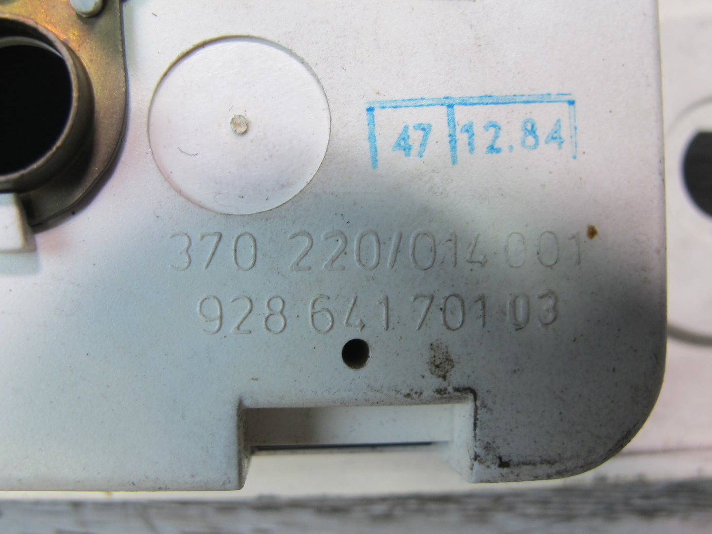 1983-1986 Porsche 928 S Dash Dashboard Center Digital Clock 92864170103