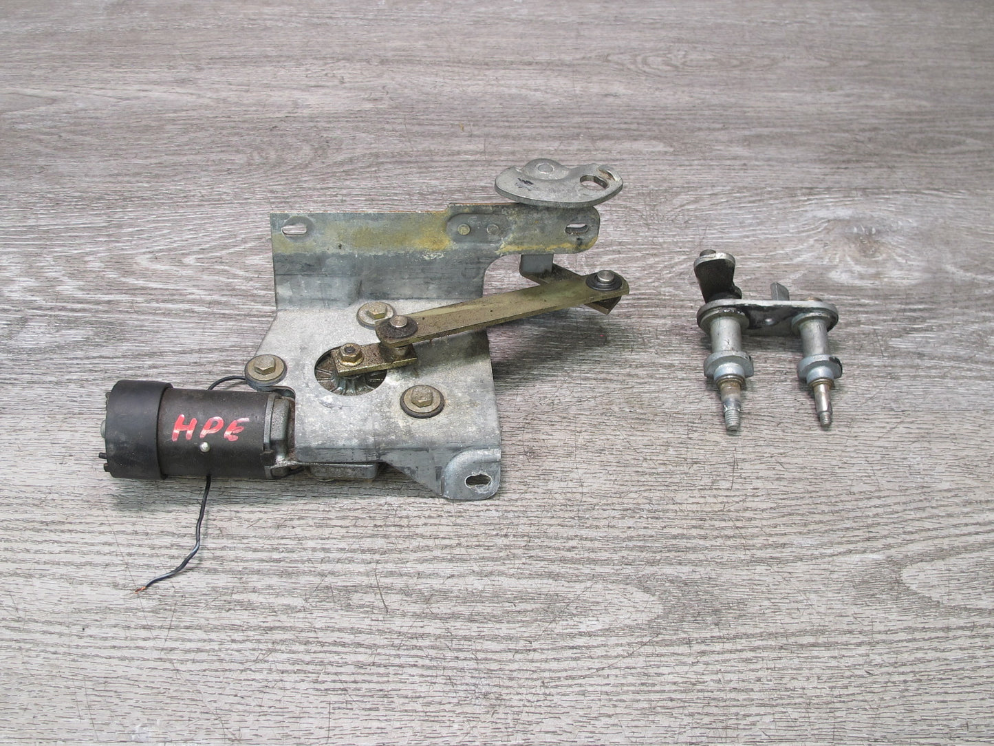 1984-1995 Porsche 928 S Rear Hatch Trunk Tailgate Wiper Motor Assembly