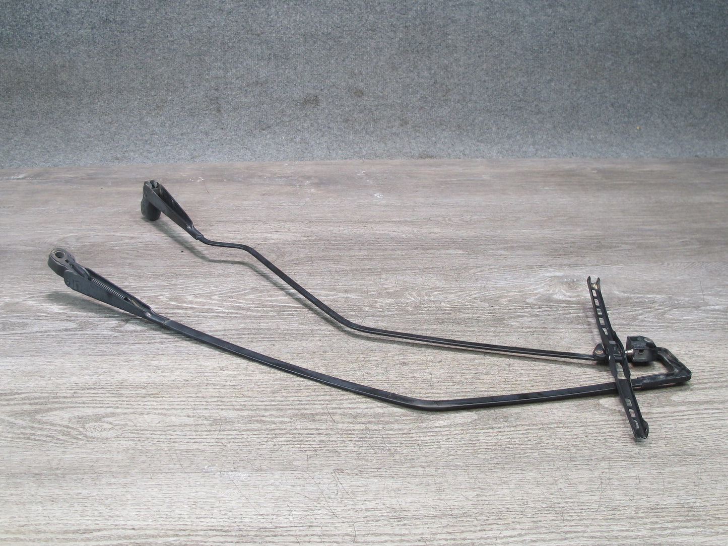 1983-1986 Porsche 928 S Set of 2 Rear Hatch Tailgate Trunk Wiper Arm