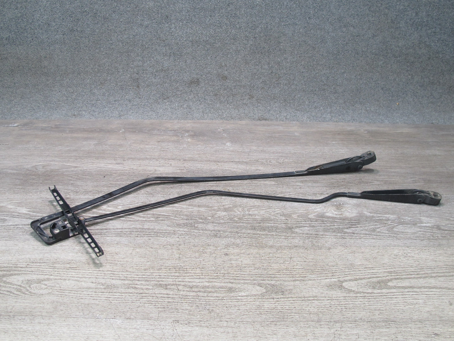 1983-1986 Porsche 928 S Set of 2 Rear Hatch Tailgate Trunk Wiper Arm