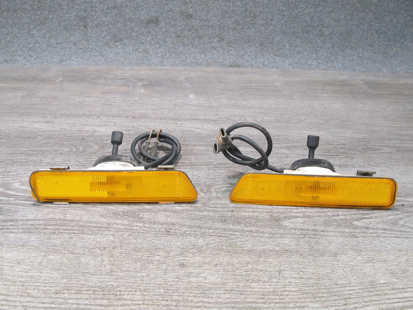 1984-1986 Porsche 928 S Set of 2 Front Left & Right Side Marker Light Lamp