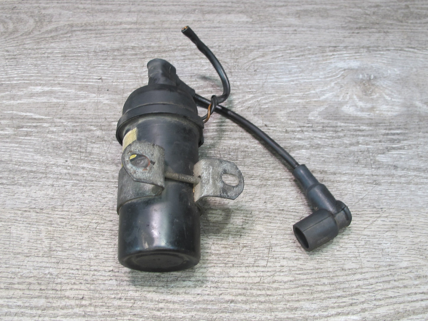 1984-1989 Porsche 928 Engine Ignition Coil w Wire & Bracket 0221118322