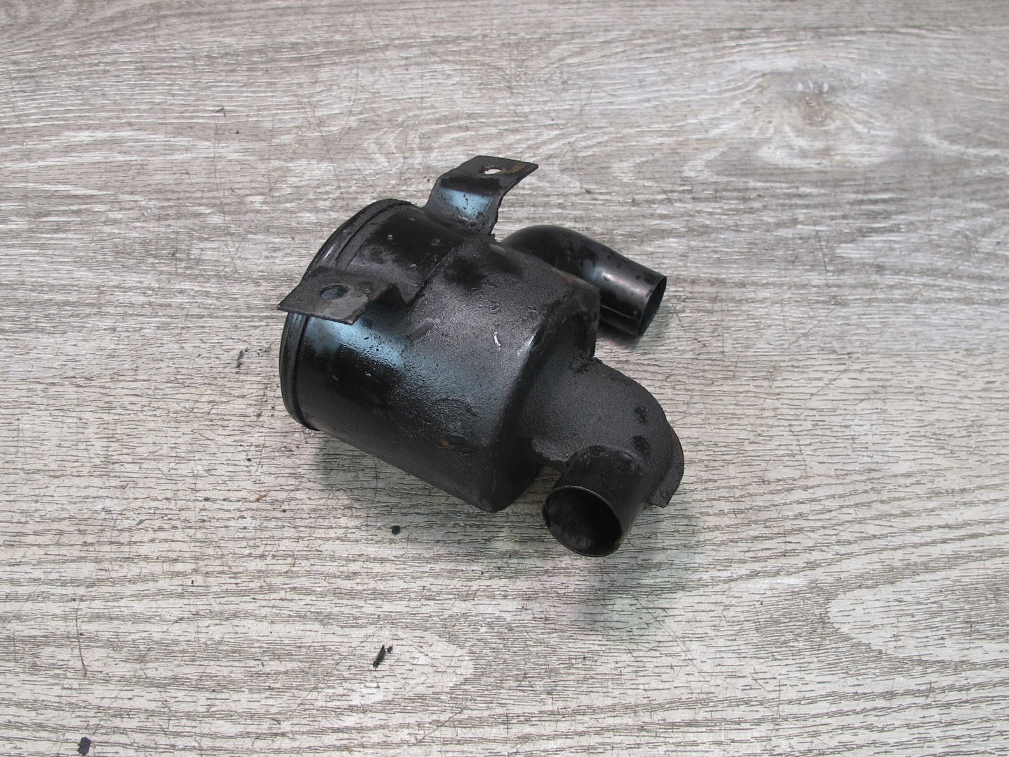 1984-1986 Porsche 928 S Smog Pump Air Cleaner Filter Canister 92811314500