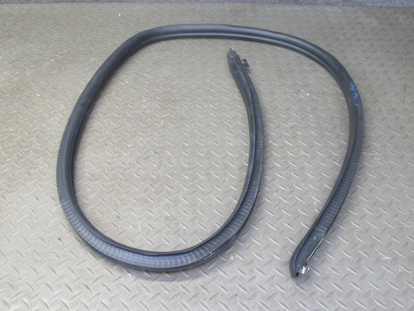 1999-2005 Porsche 911 996 Convertible Door Weatherstrip Rubber Seal Set of 2