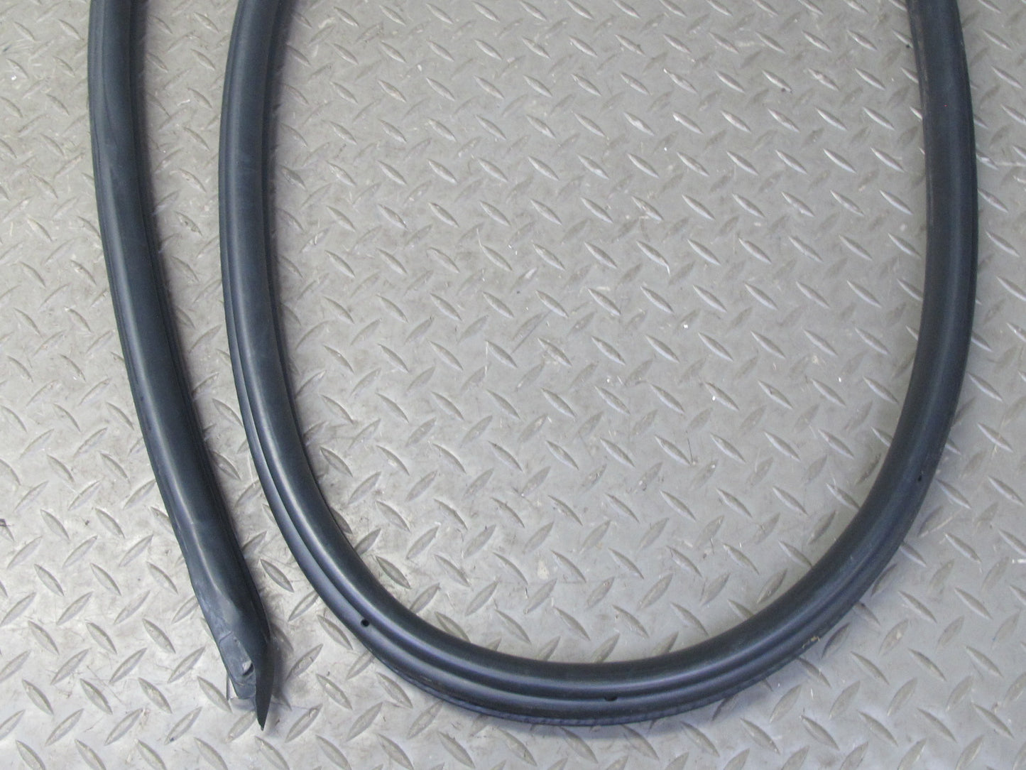 1999-2005 Porsche 911 996 Convertible Door Weatherstrip Rubber Seal Set of 2