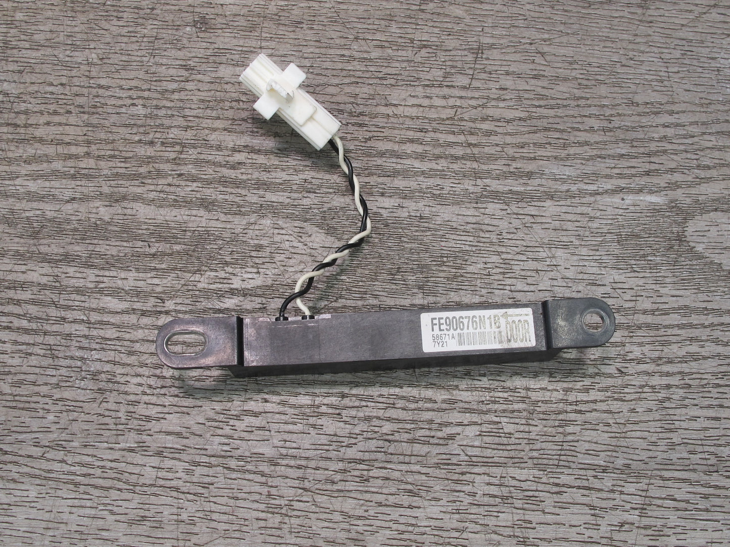 04-11 Mazda RX8 Front Left or Right  Door Keyless Antenna FE90676N1B OEM