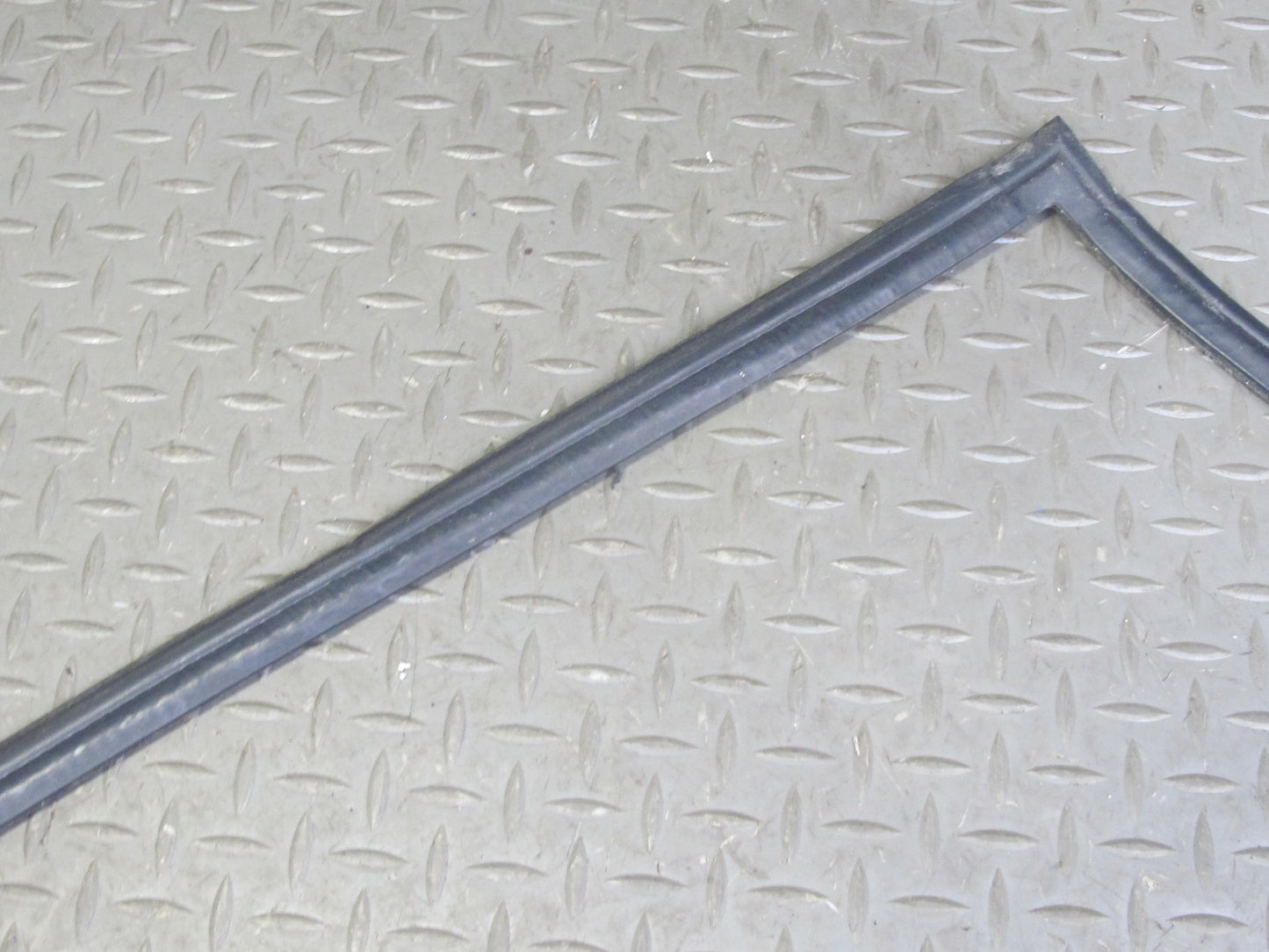 99-01 Isuzu Vehicross Trunk Gate Tailgate Door Weatherstrip Rubber Seal OEM