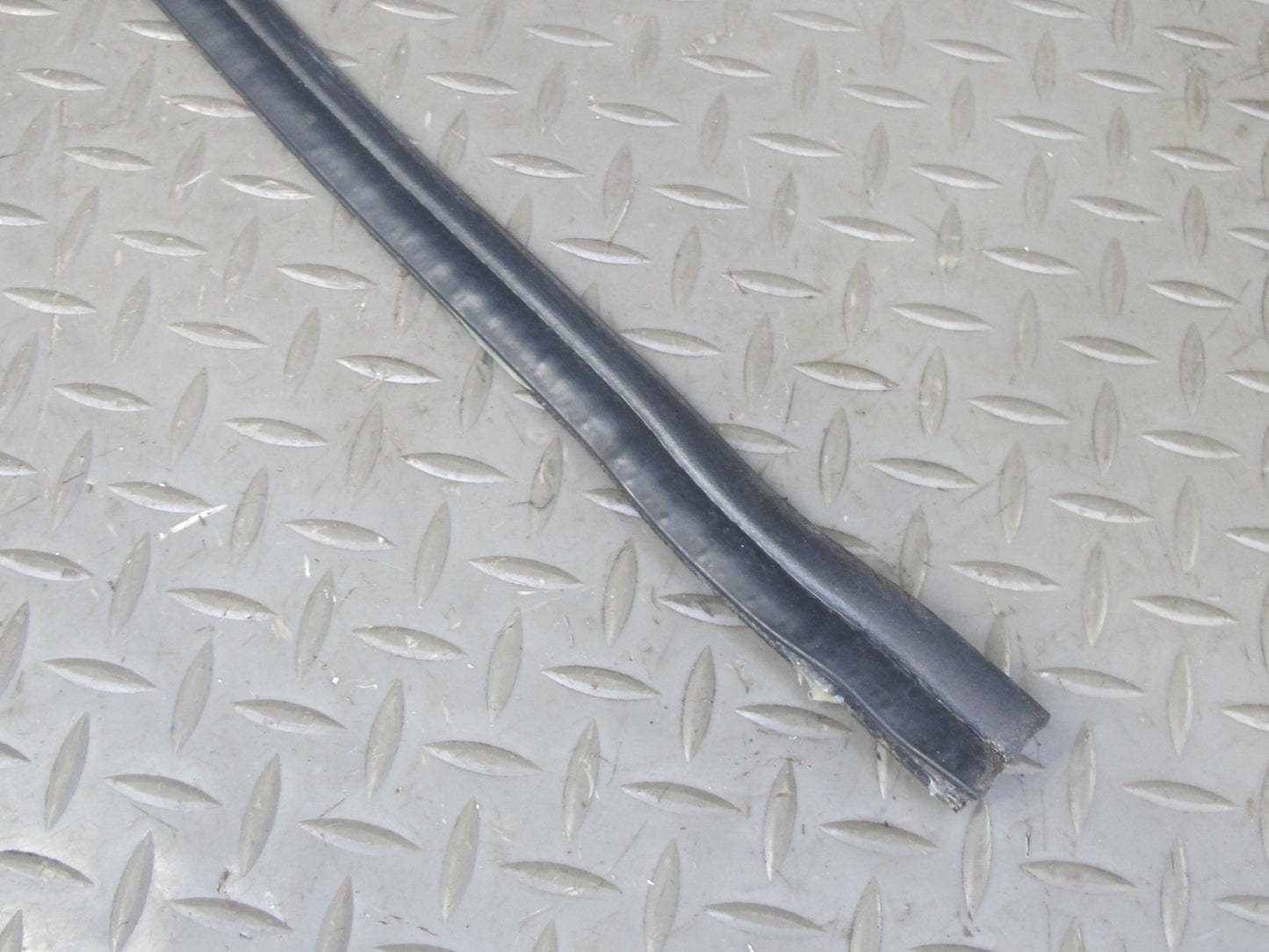 99-01 Isuzu Vehicross Trunk Gate Tailgate Door Weatherstrip Rubber Seal OEM