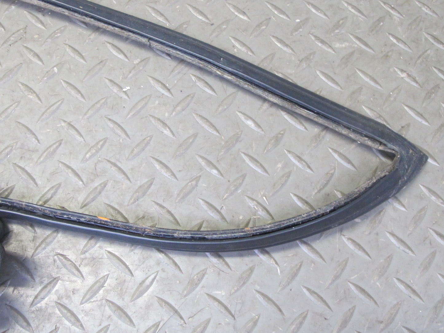 99-01 Isuzu Vehicross Trunk Gate Tailgate Door Weatherstrip Rubber Seal OEM