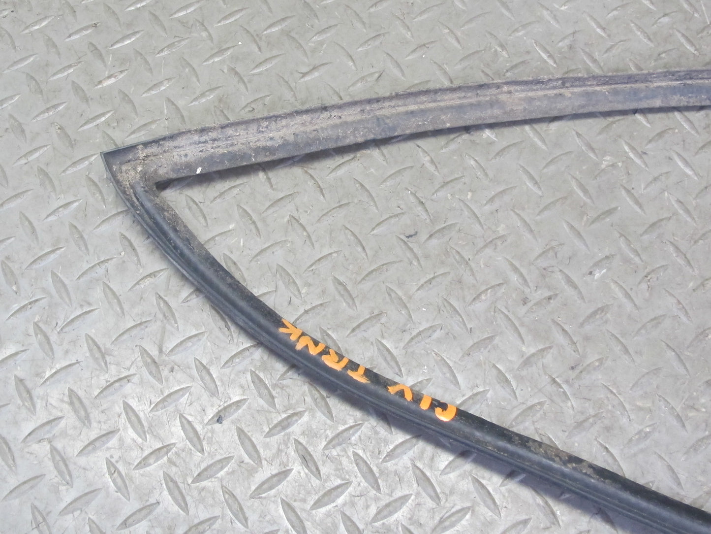 99-01 Isuzu Vehicross Trunk Gate Tailgate Door Weatherstrip Rubber Seal OEM