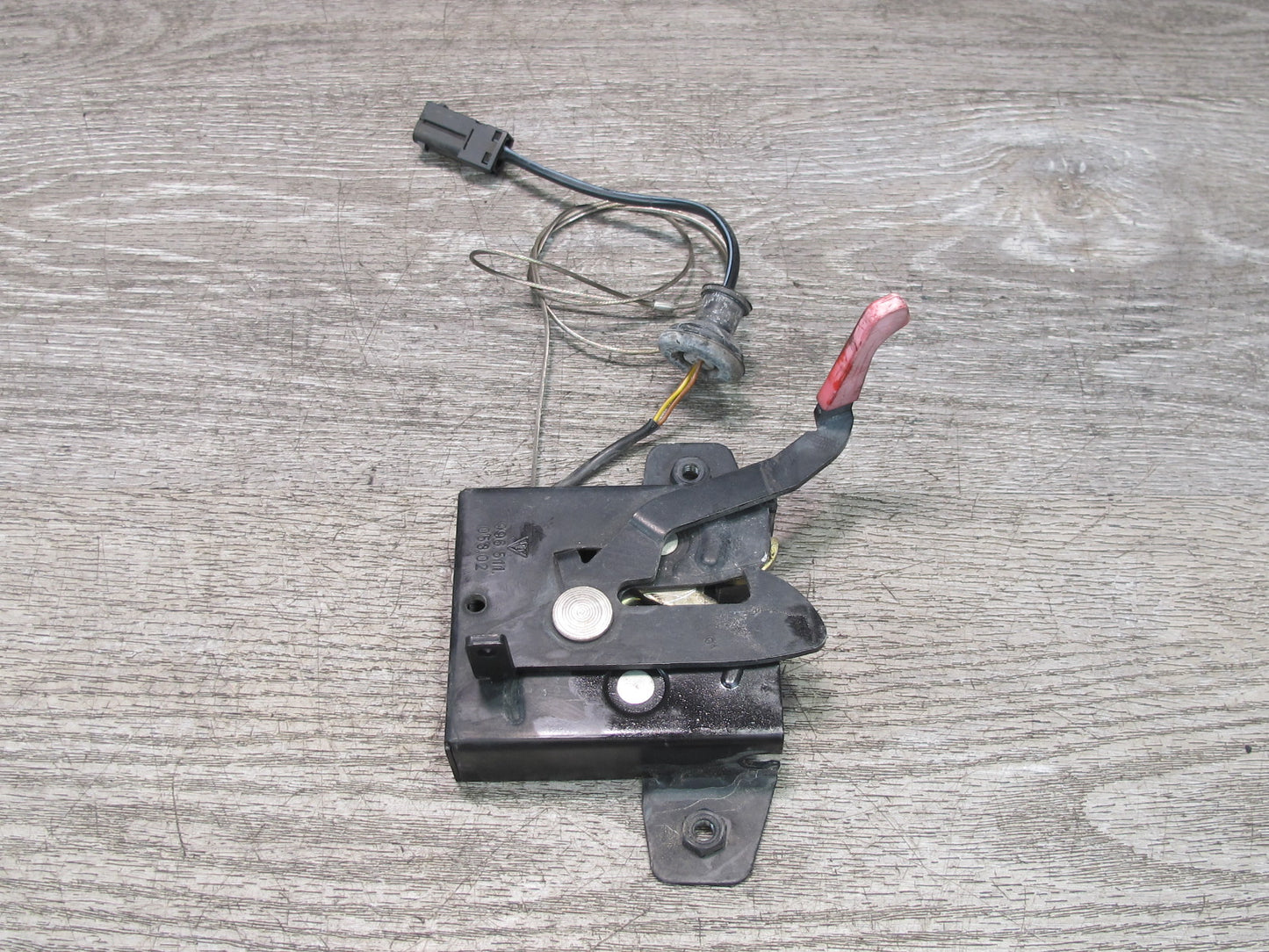 1997-2005 Porsche 911 Carrera 996 Front Hood Lock Latch 99651105302