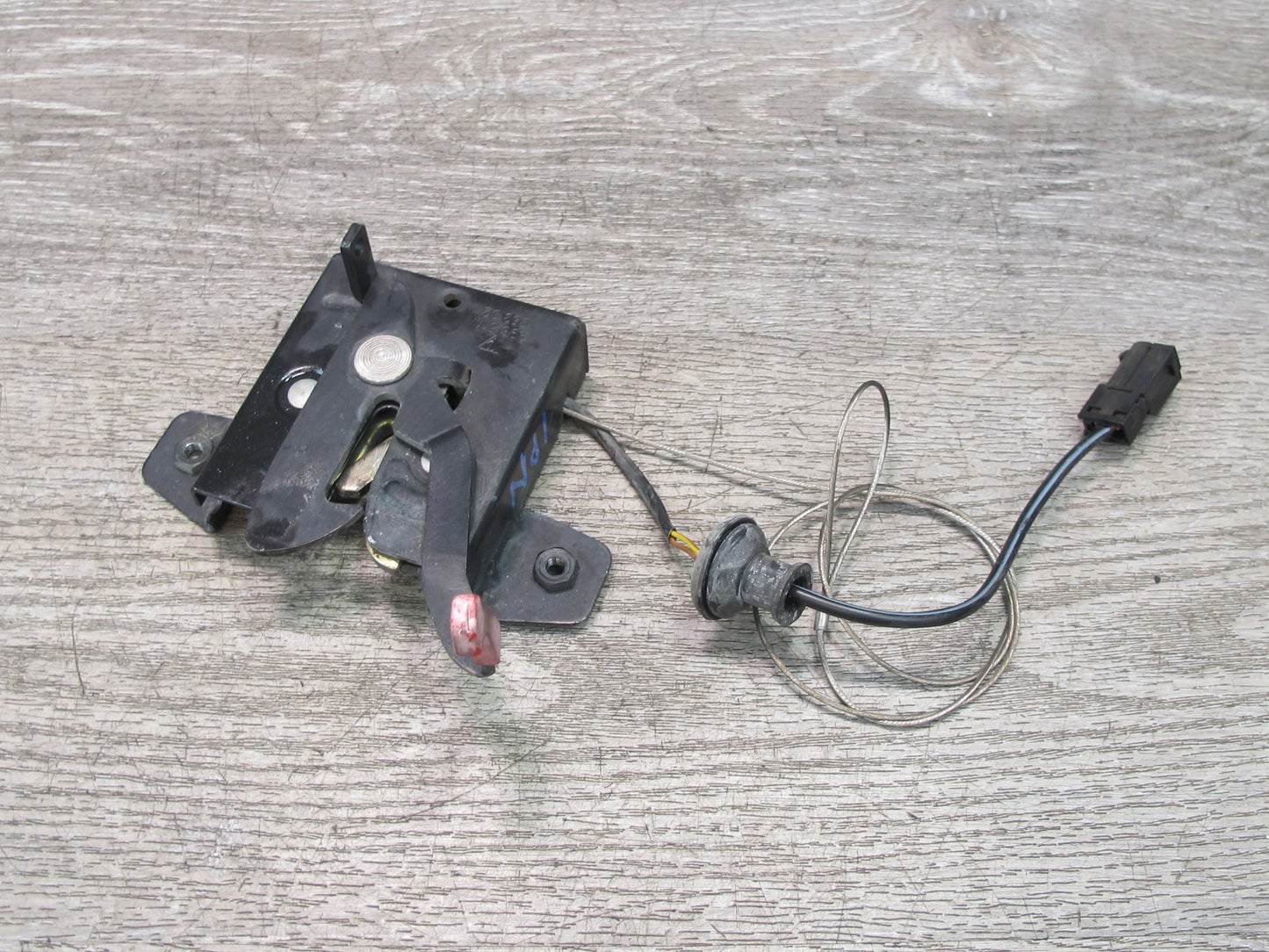 1997-2005 Porsche 911 Carrera 996 Front Hood Lock Latch 99651105302