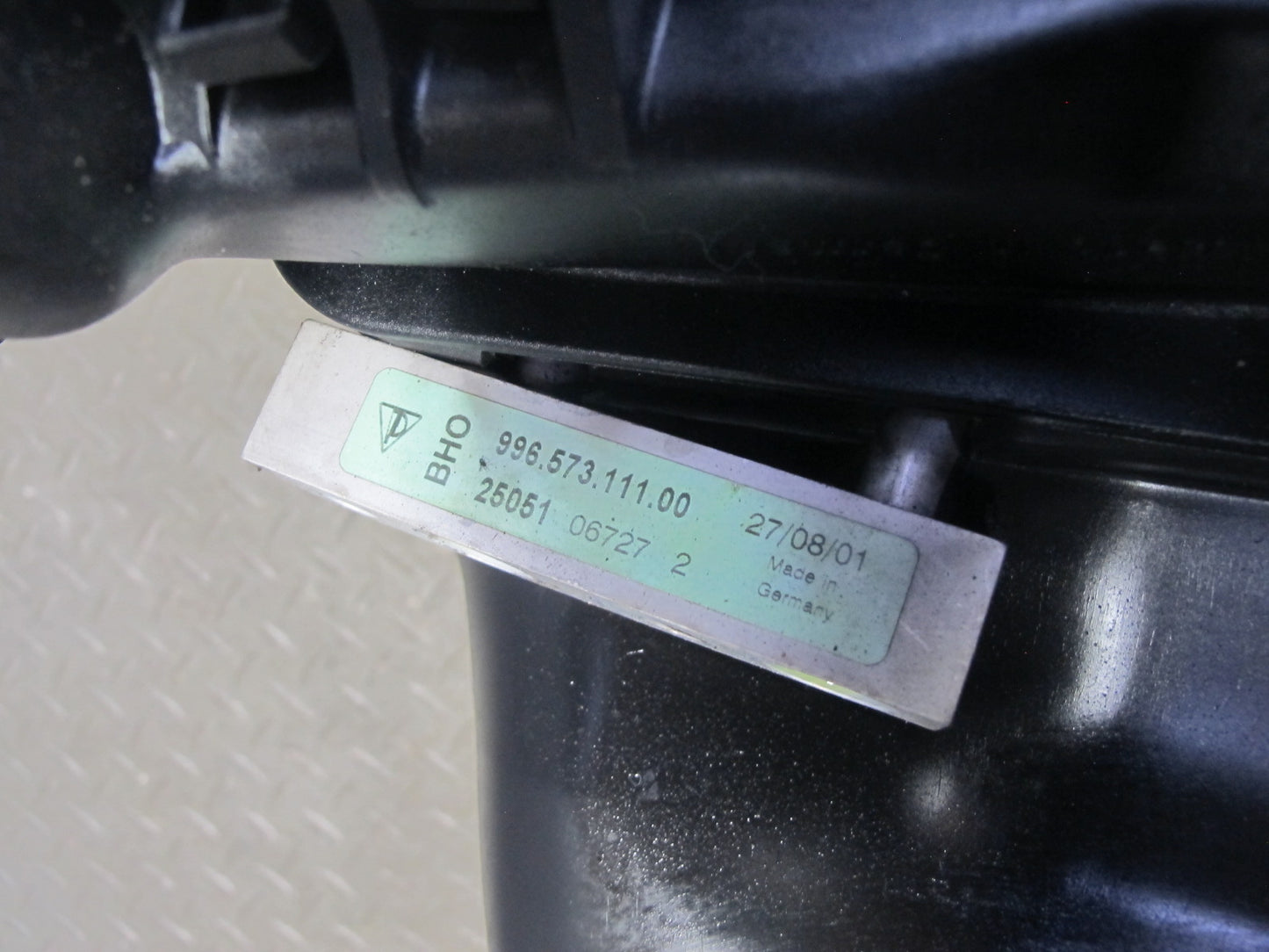 2002-2005 Porsche 911 996 3.6L Engine Left Cooling Radiator A/C Condenser Shroud