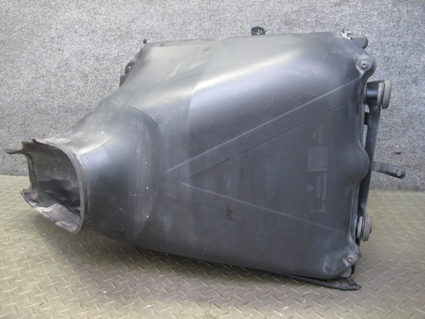 2002-2005 Porsche 911 996 3.6L Engine Left Cooling Radiator A/C Condenser Shroud